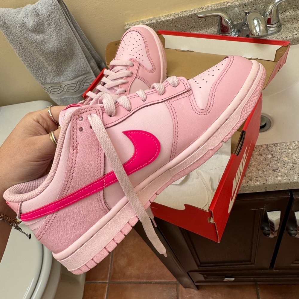 Nike Dunk Low Triple Pink Sneakers